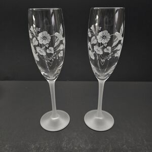 2 AVON Fluted Crystal Champagne Hummingbird Blown Glass Made In France Gift